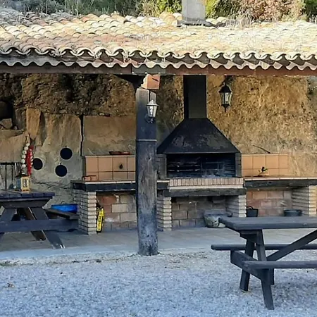 Allotjaments La Llosa Del Cavall * Naves (Catalonia)